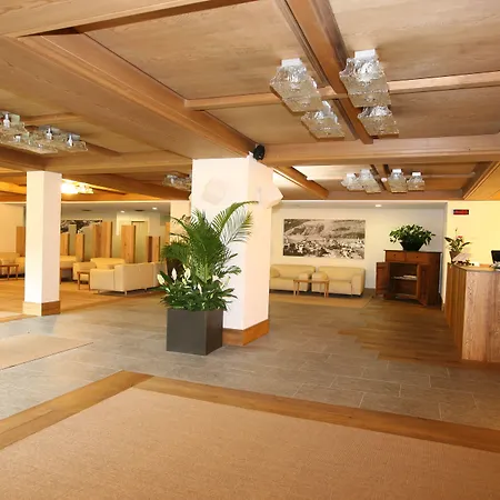 Ξενοδοχείο Palace Wellness & Beauty 4*