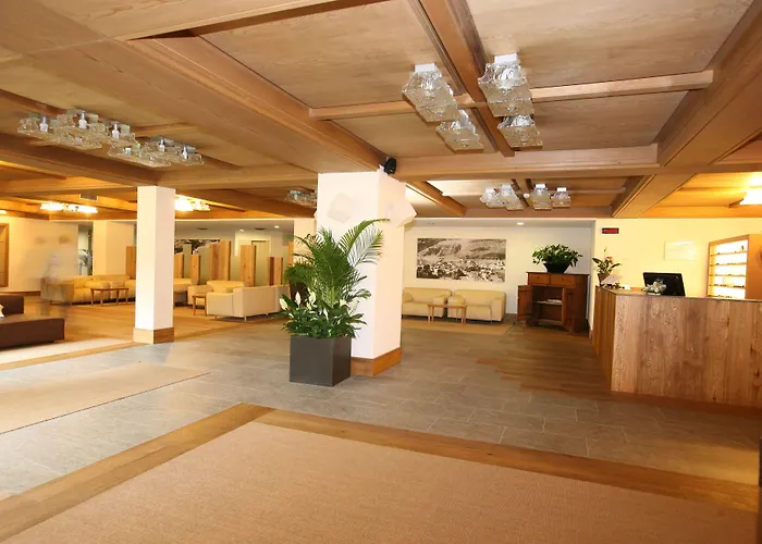 מלון Palace Wellness & Beauty 4*